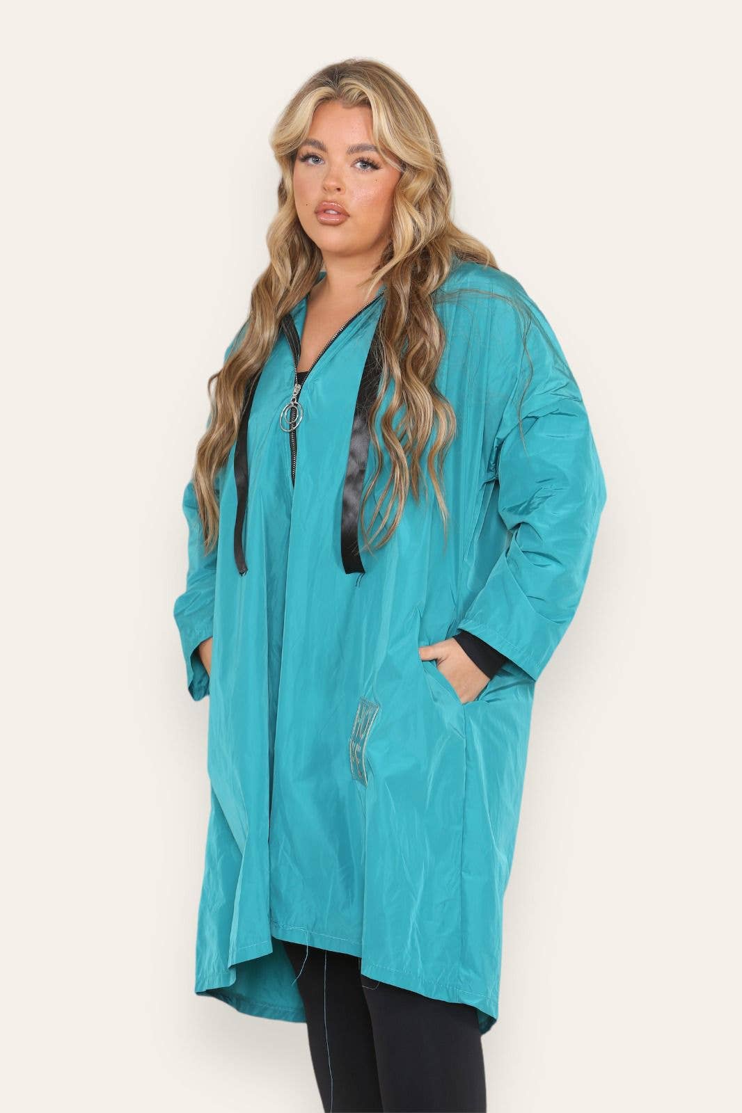 Miss Bold - Wholesale Raincoat - Women's - Oversized Hooded Rain Mac36