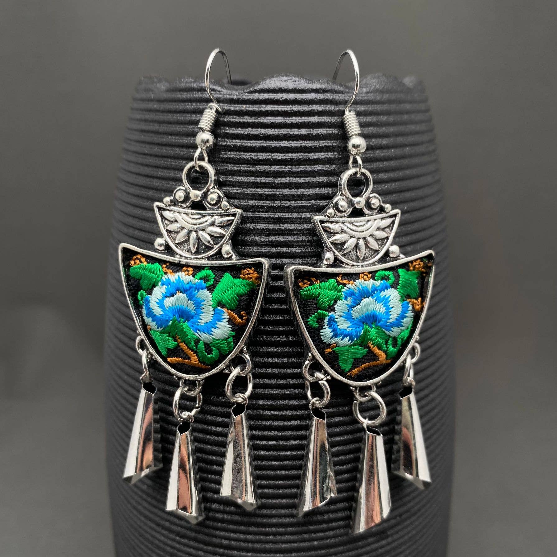 Mio Queena – wholesale Dangle earrings – Multi-style Vintage Woven Flower Pattern Ethnic Style Earrings20