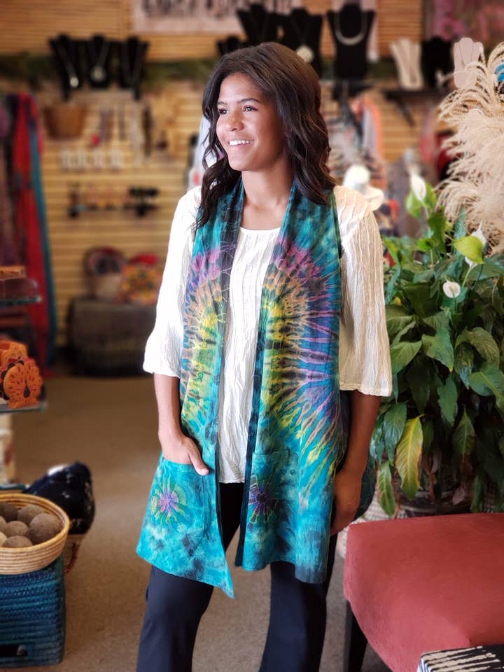 Katoenen Tie Dye Vest met zakken Turquoise voor wholesale door Zumi