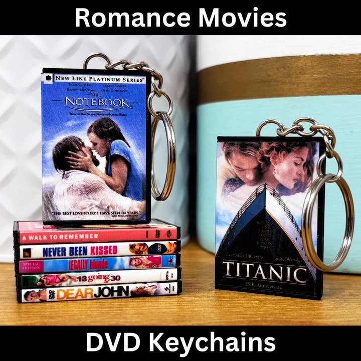 Romantische Films Sleutelhangers voor wholesale door BitsyLabs