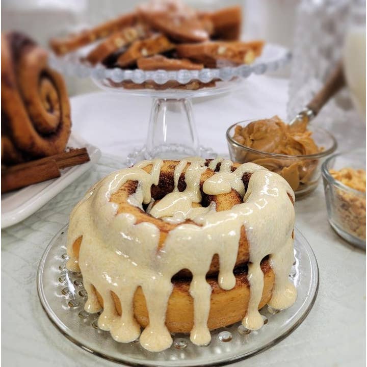 Cinnamom Bakery 6oz Creamy Peanut Butter Cinnamon Roll for wholesale by Cinnamom