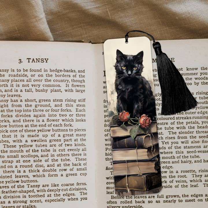 Cat on Books, segnalibro in alluminio con nappa, elegante segnalibro in metallo per libri e diari e ulteriori Risultati per segnalibro metallo all'ingrosso. Resi gratuiti e termini di pagamento a 60 giorni su Faire in tendenza su Faire.