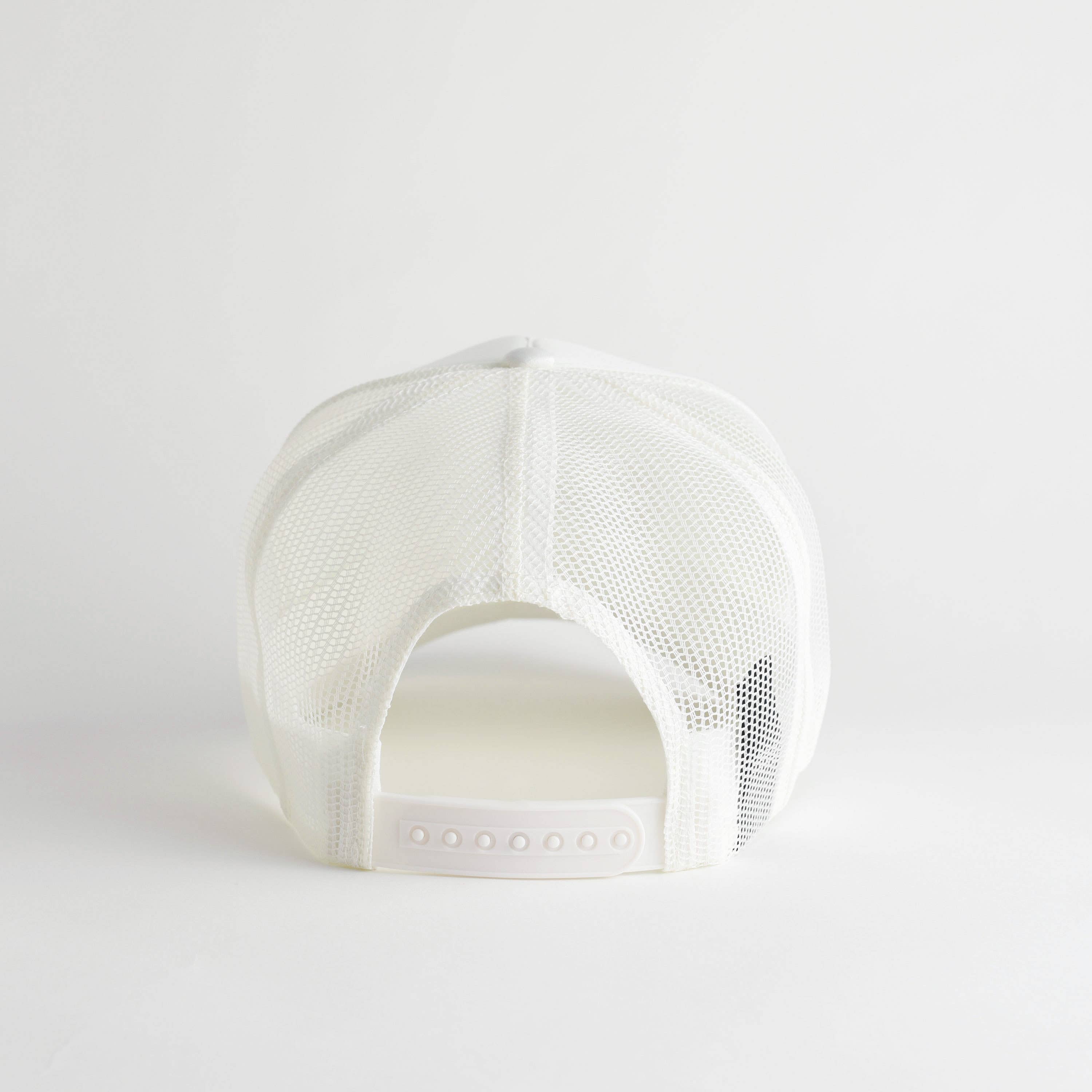 Endless August Supply Co. – Großhandel Trucker-Cap – Unisex – Klassische Trucker Cap mit Herz aus recyceltem Material4