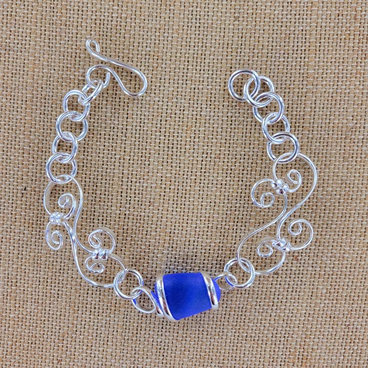 Armband aus kultiviertem Seeglas XCAM-B12-SG für den Großhandel von Sadie Green's Jewelry