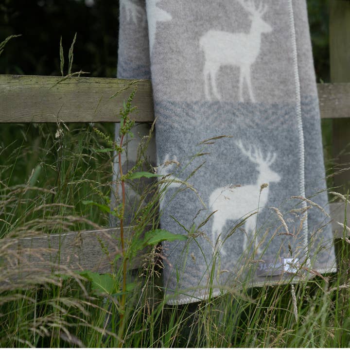 JJ Textile - Wholesale Throw blanket - Deer Wool Blanket3