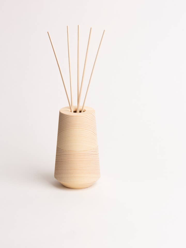 pine diffuser vessel + metsä fragrance 100ml for wholesale by Hetkinen