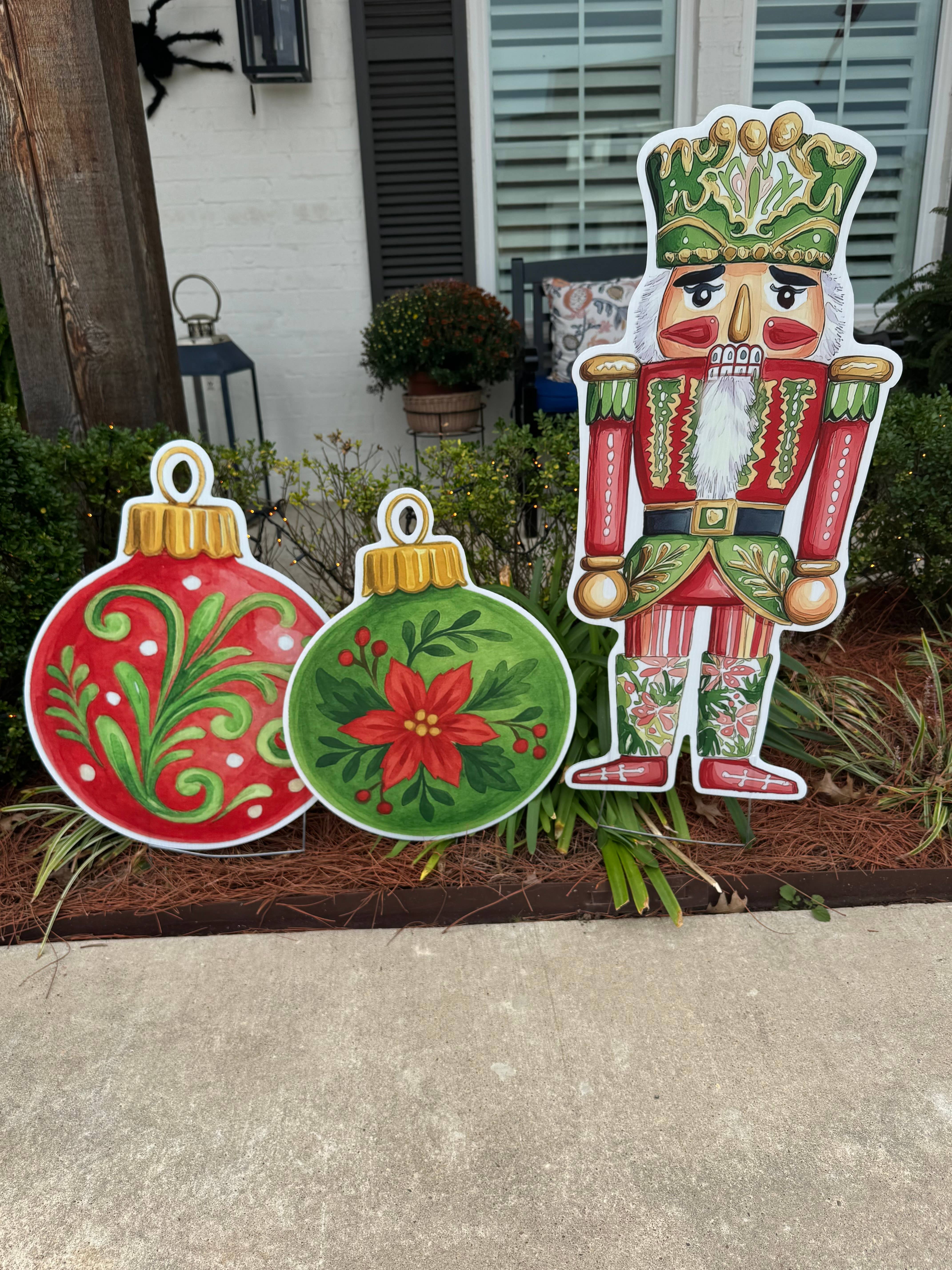 Lovely Reese – wholesale Outdoor ornament/decor – Noel Red Large Ornament 2