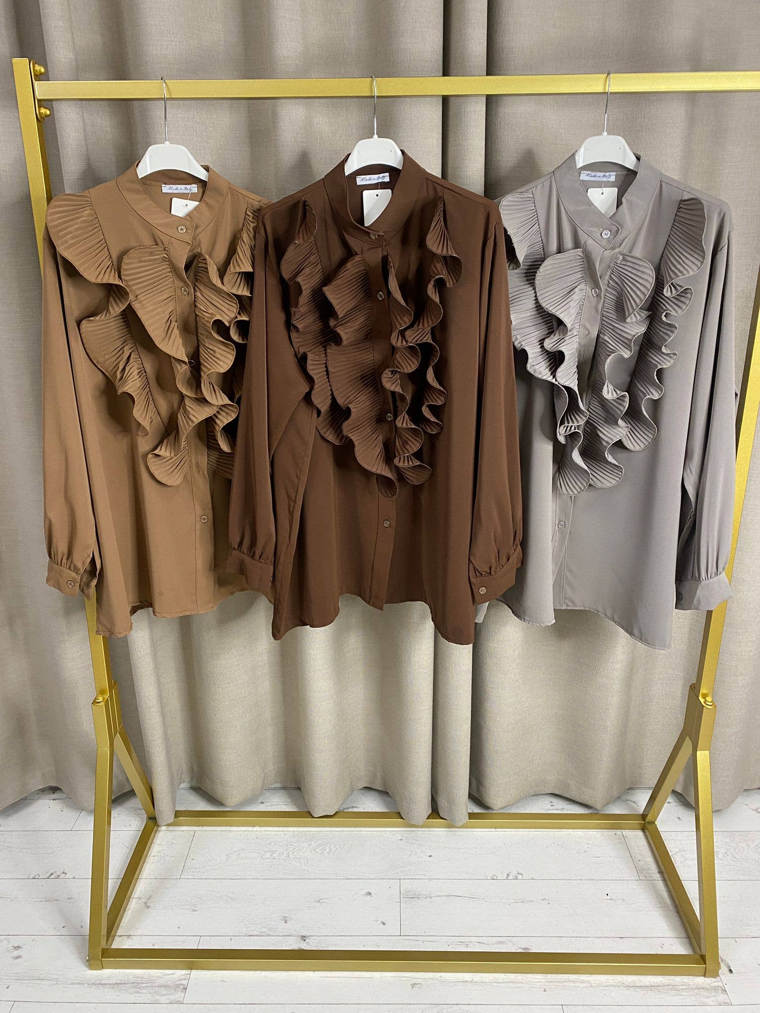 My Winners Direct – Engroshandel Skjorte med buttondown – til kvinder – Bianca Plus skjorte med flæser og lange ærmer5