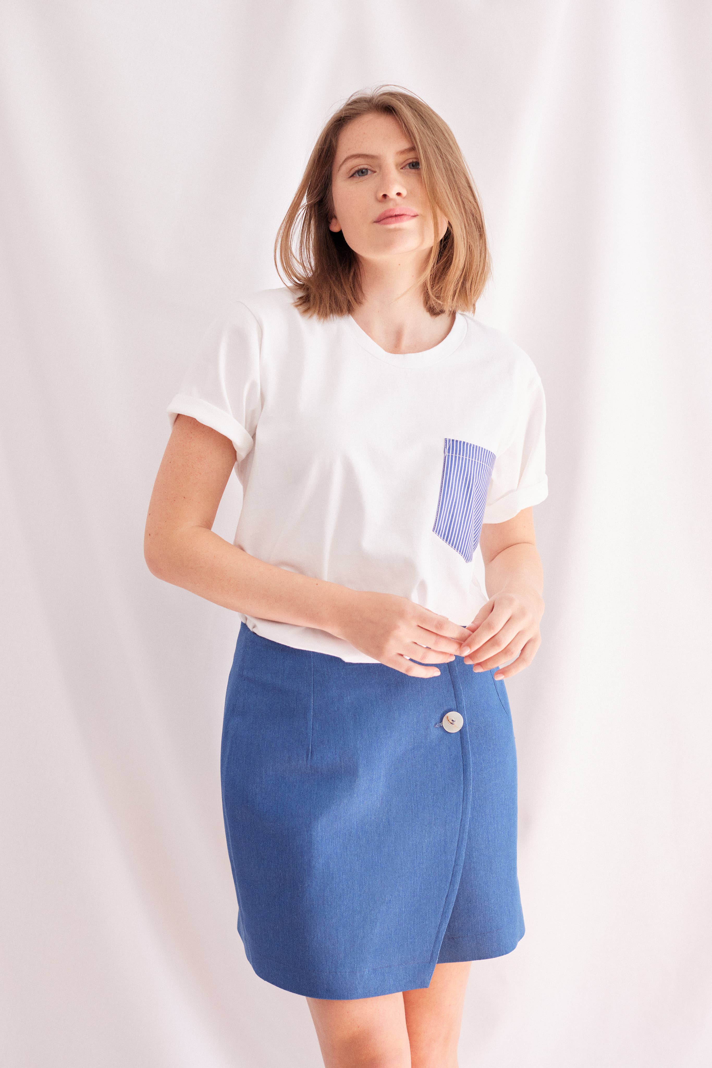 Un baiser français s'il vous plaît – Großhandel T-Shirt – Herren – Gestreiftes T-Shirt mit Tasche1