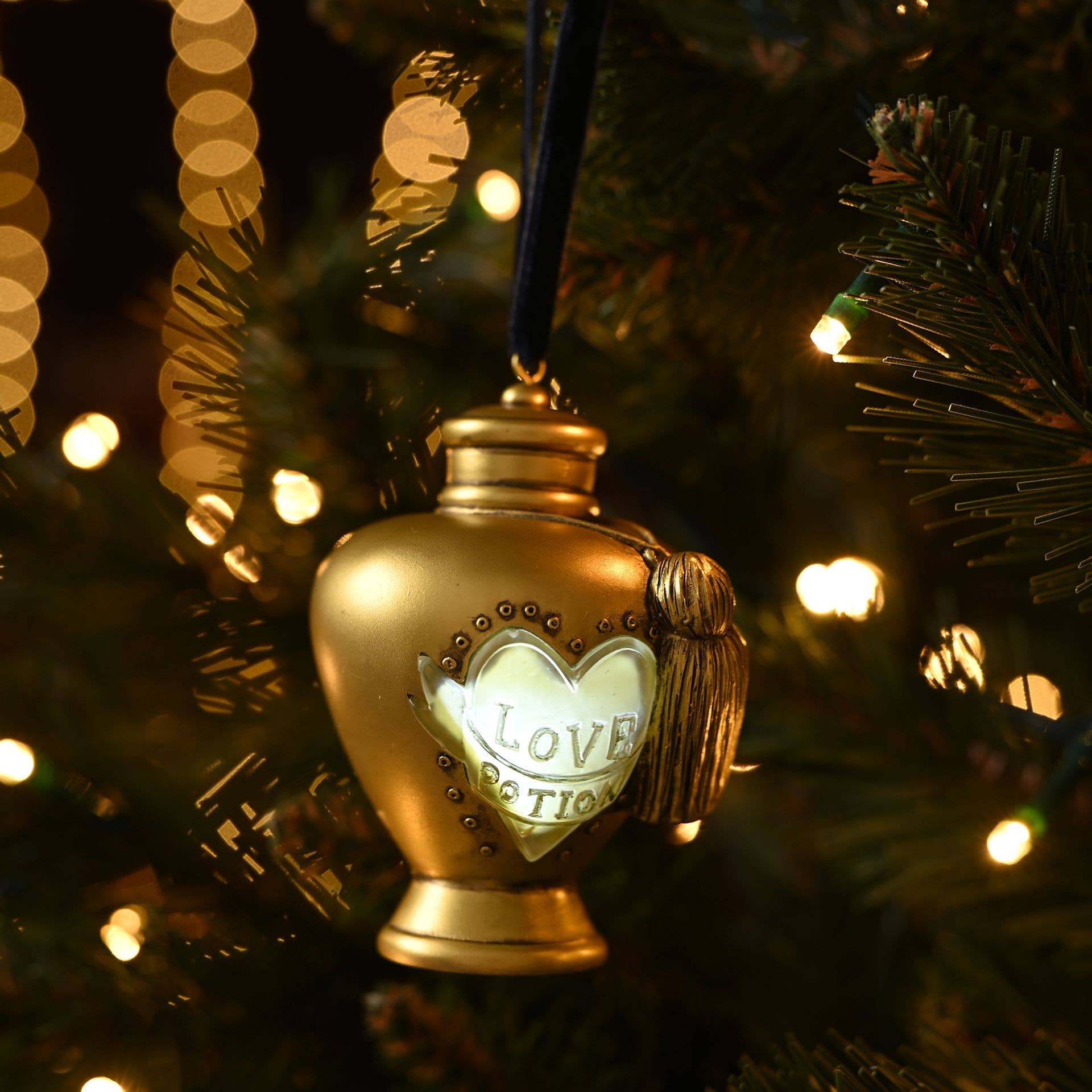 WIDDOP and Co. - Wholesale Ornament - Warner Bros Harry Potter Alumni LED Hanging Decoration - Love Potion4