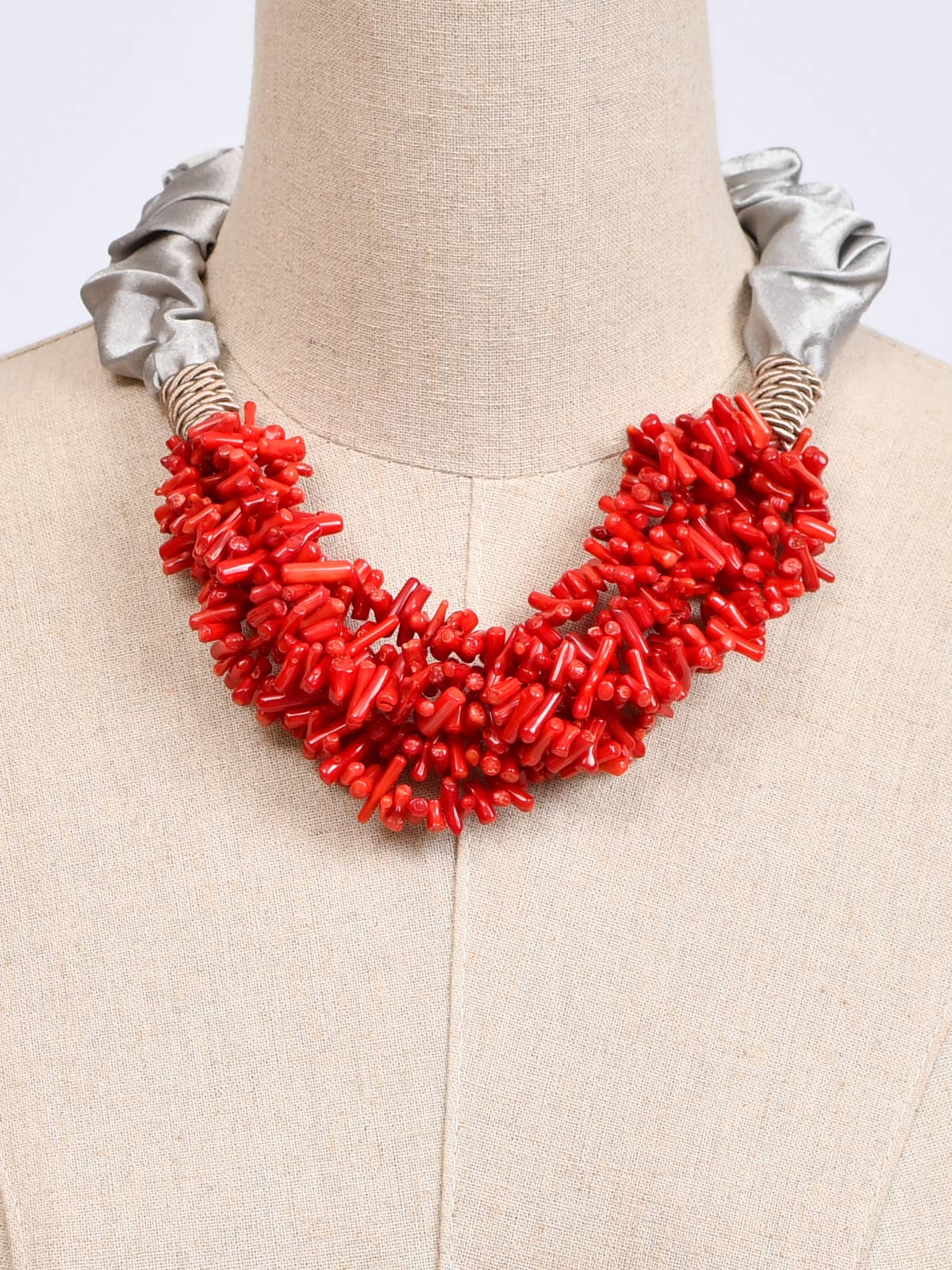 Victoria Moda - Wholesale Pendant/Charm Necklace - Short coral necklace1