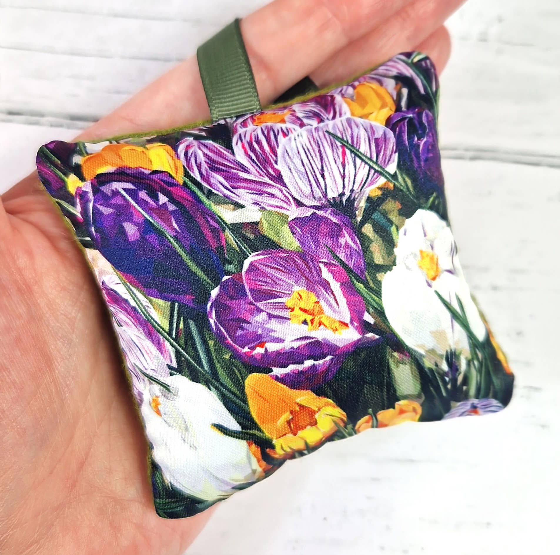 Louise Jennifer Design – wholesale Sachet – CROCUS handmade hanging lavender sachet1