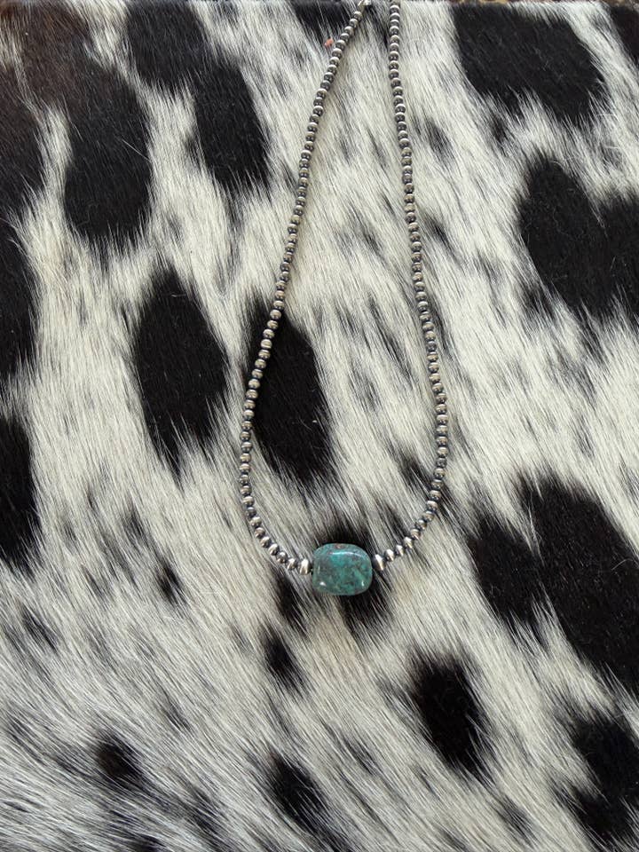 #131 Petite pierre turquoise et perles en argent sterling pour la vente par Z Bars Jewelry