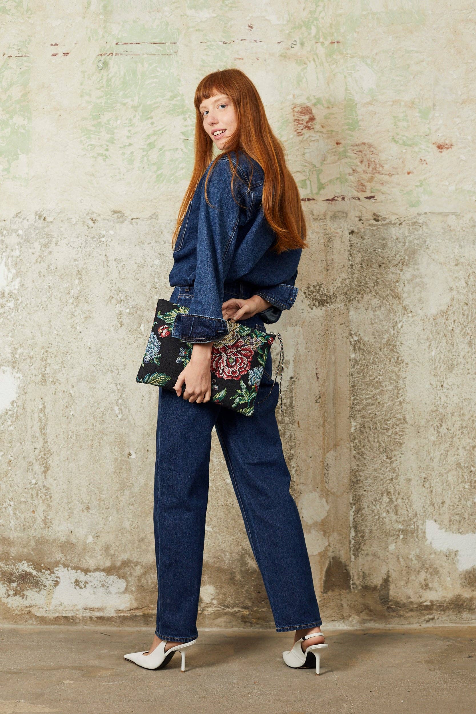 Eturel Madrid - Wholesale Laptop/Tablet Case - Women's - Jacquard fabric computer case with flowers peonies2