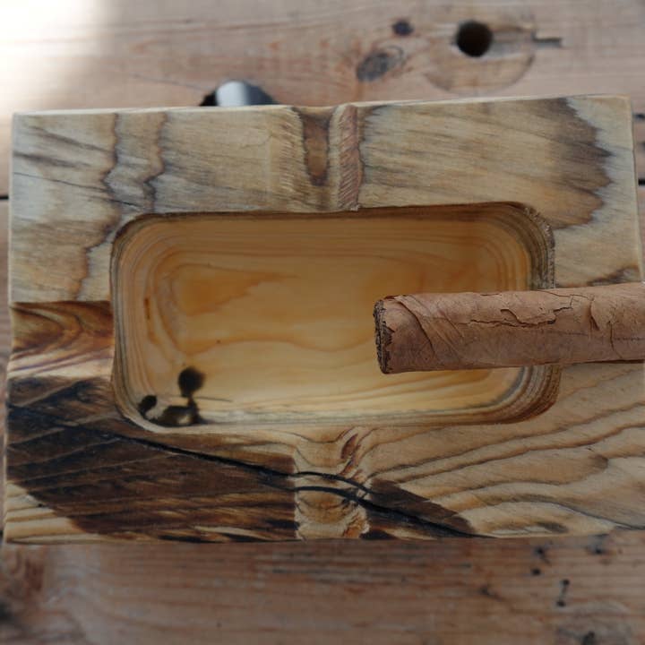 Indiana Pine Cendrier à Cigares 4 Emplacements Officiel IMS 11182024IMSP2 pour la vente par The Gant Collective