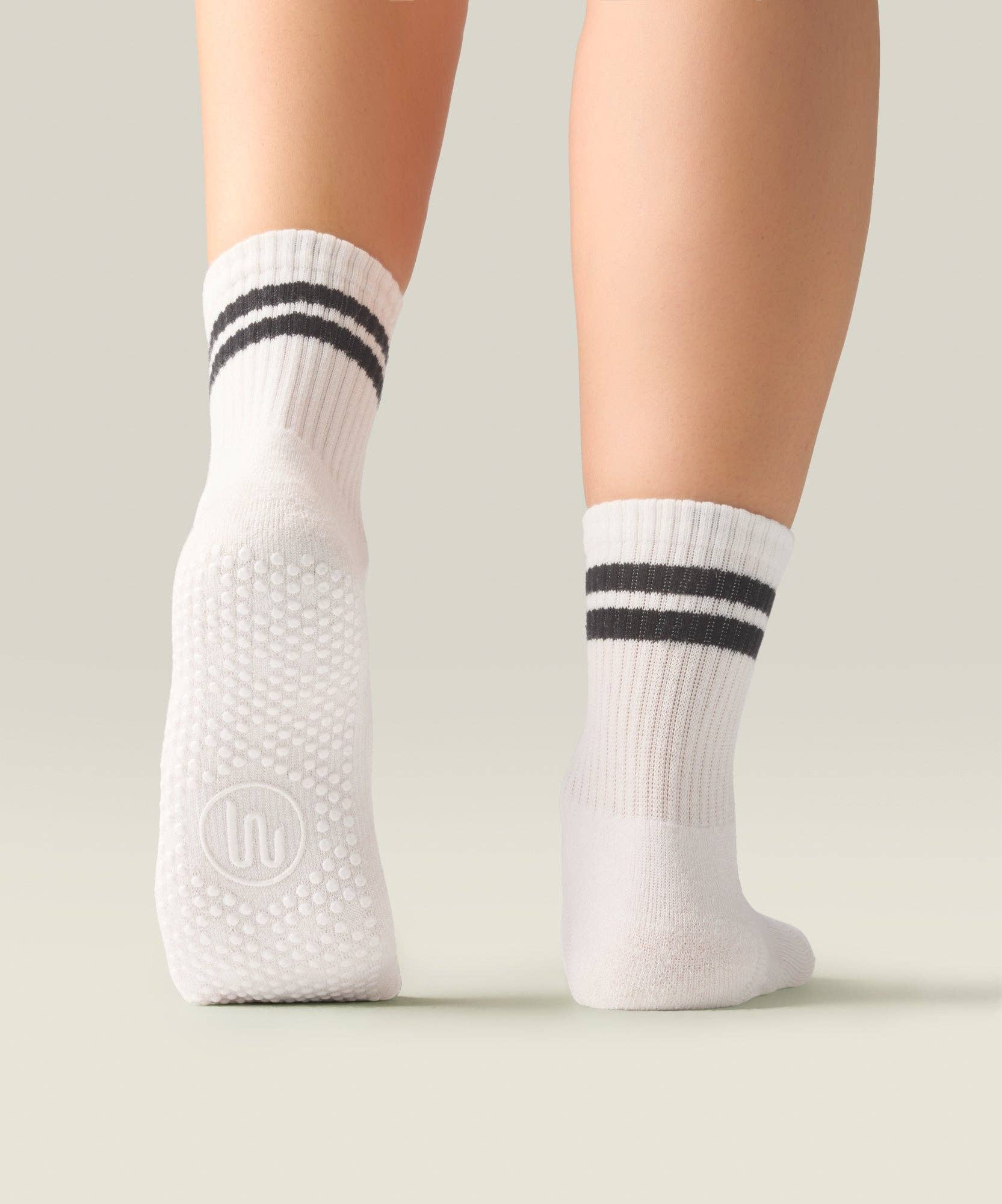 MoveActive - Vente Chaussettes – femme - Chaussettes antidérapantes Crew - Sporty Stripe Ivory1