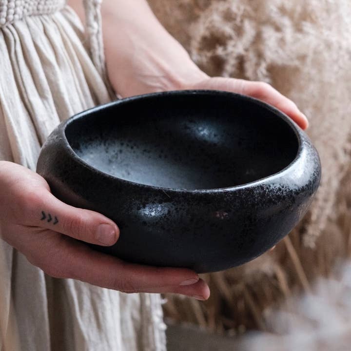 YUTORI BLACK bols "Pebble" en grès organique pour la vente par LAIMA CERAMICS (SIA Radosa Apvieniba Spares)
