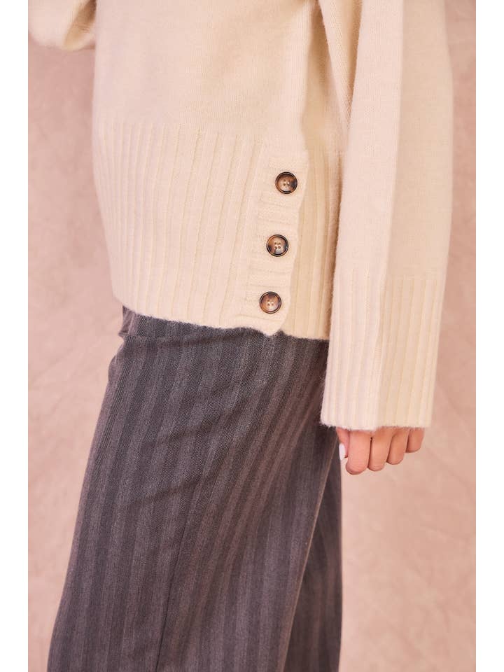 Calie Paris - Wholesale Knit Sweater - Women's - NATI – Button-Side Wool Blend Knit2