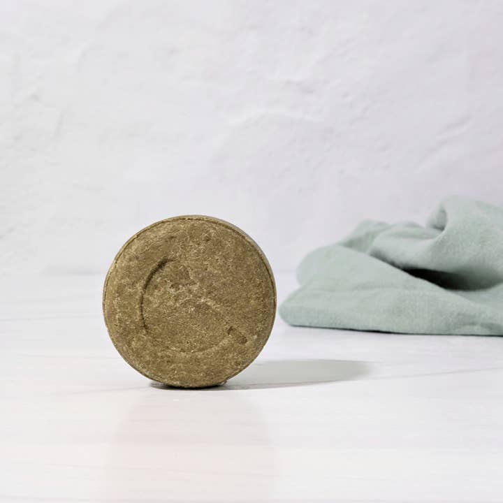 Wayward Chickadee - Wholesale Shampoo Puck/Solid Shampoo - Henna & Peppermint Volumizing Solid Shampoo1