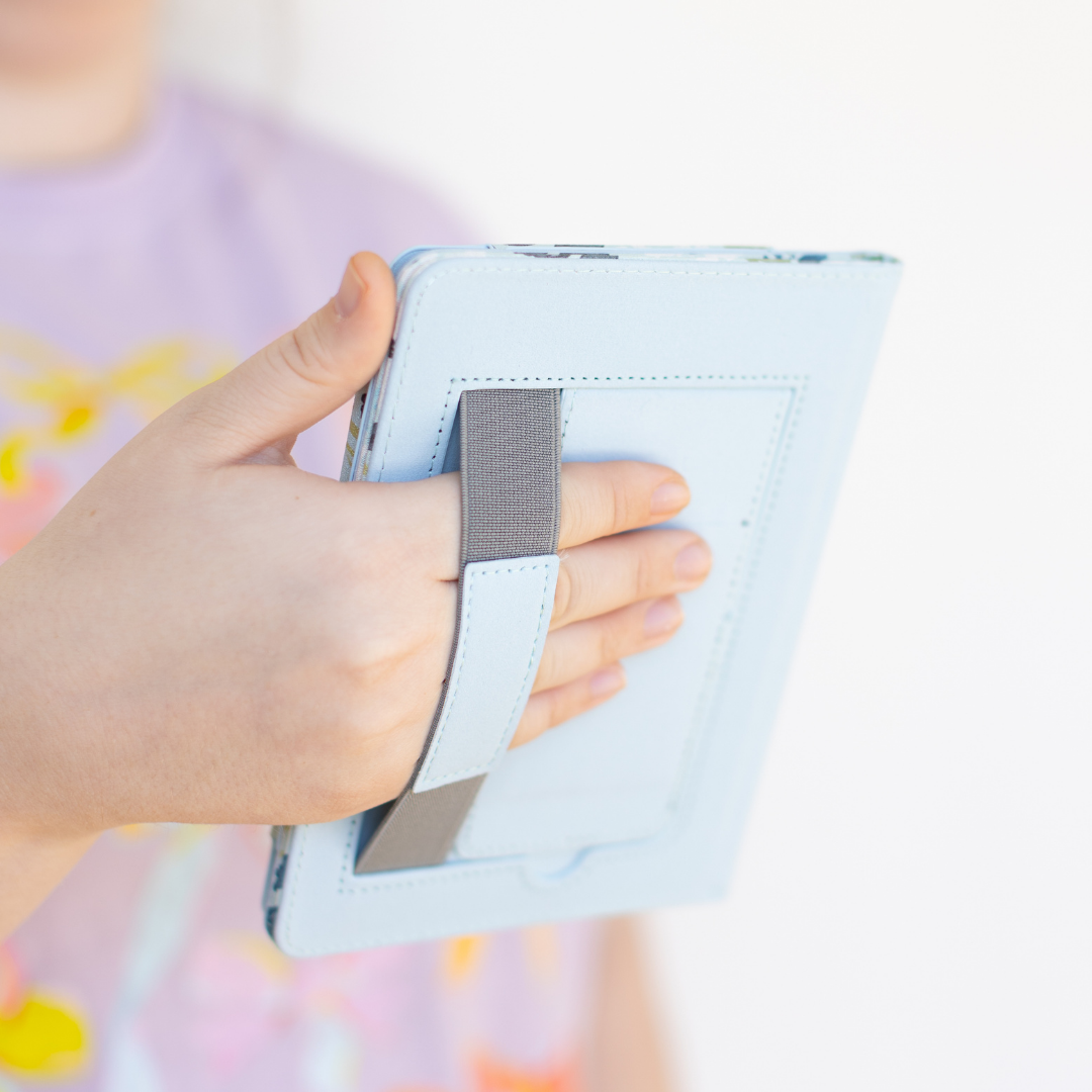 Elyse Breanne Design – Engroshandel Taske til bærbar computer/tablet - Dame – Vandfald Blomstret Kindle Etui | Bogelskere & Læsning5