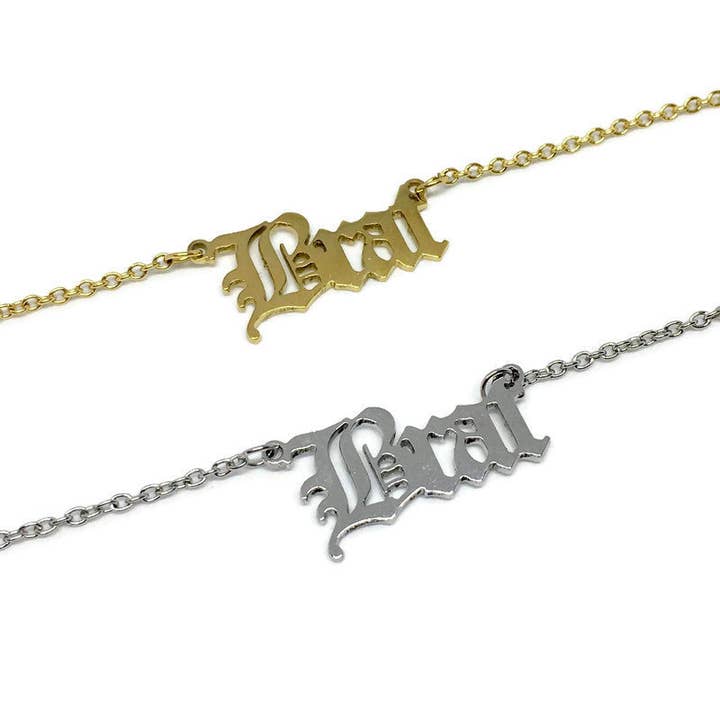 Gifts From The Crypt – Großhandel Kette mit Anhänger/Charm – Altenglische Brat-Halskette | Gotische Schrift Wort Zahlen Name