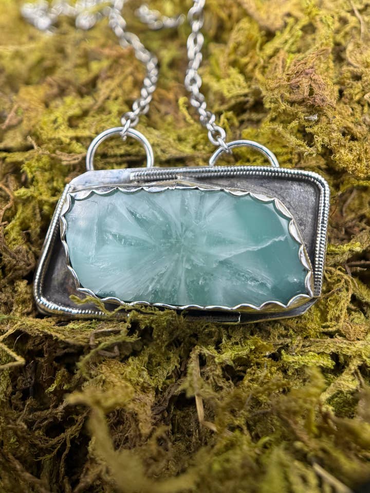 Gibt es jemanden, der deine Halskette beobachten kann? für den Großhandel von Wild Wren Adornments