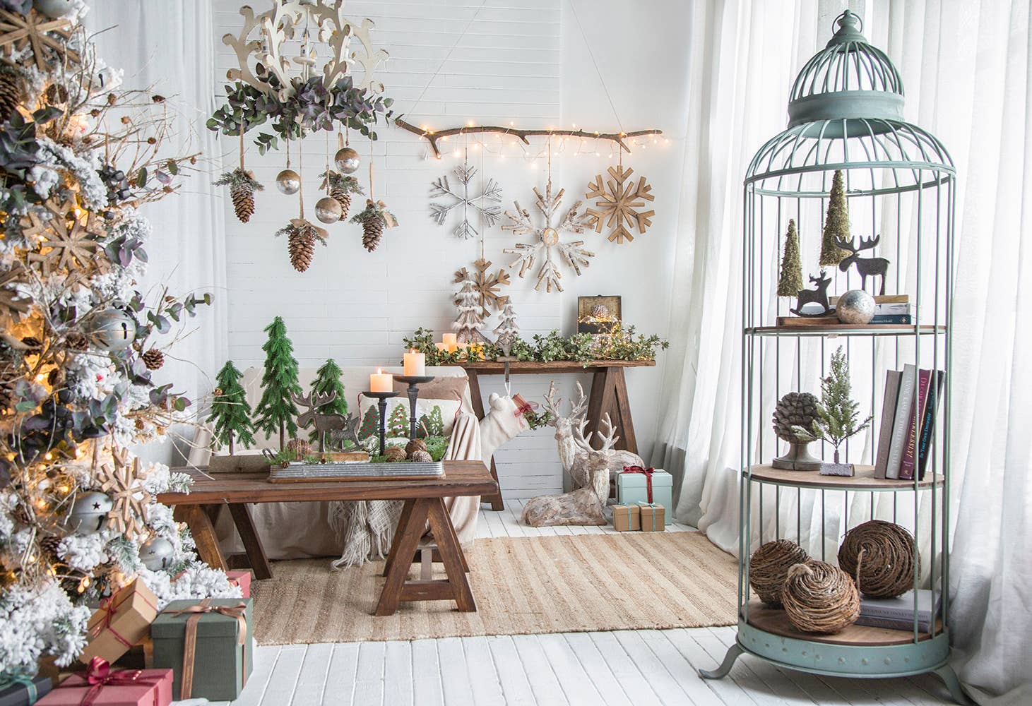 A&B Home Group Inc. - Vente Décoration de Noël - Ornement flocon de neige rustique en bois de 25"7