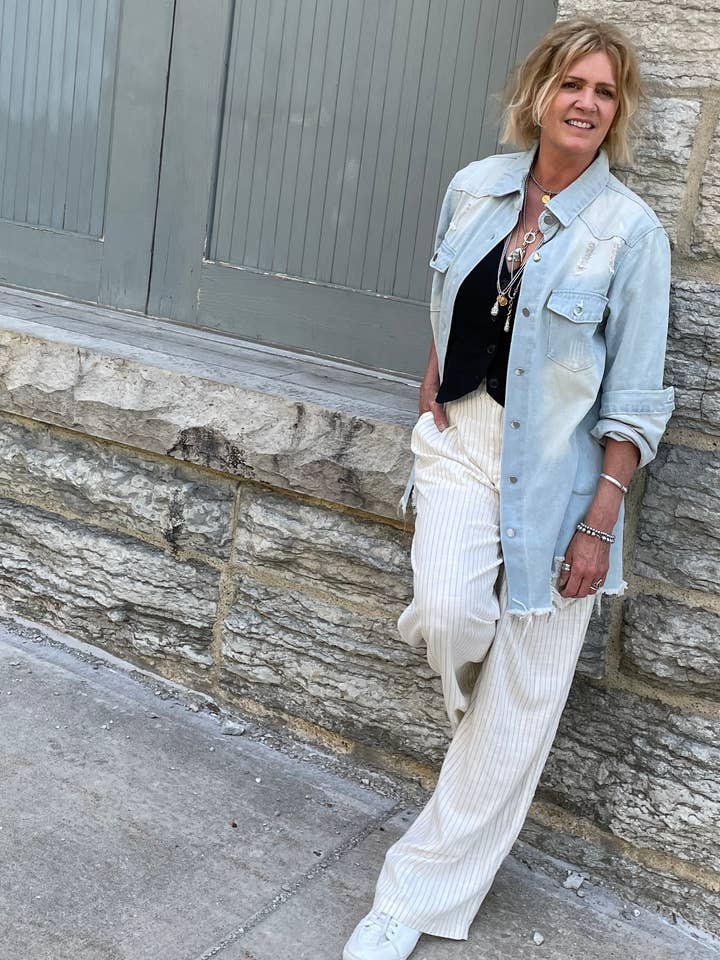 Bohemian Grace - Grace & Grit - Wholesale Spijkerjack/spijkerjas - Dames - Emmy spijkerhemd/jack van Distressed, lichte wassing0