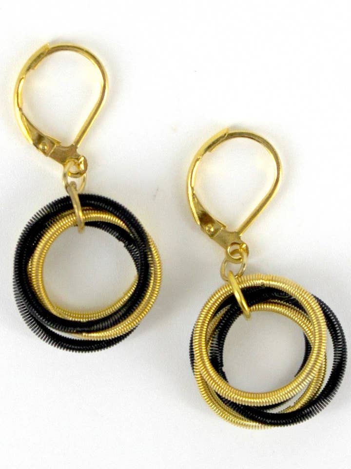 266 - Sort og Guld PW Loop Øreringe for engroshandel hos Sea Lily