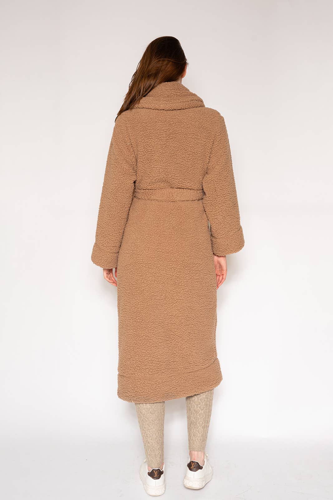 LATTELOVE - Venta al por mayor Bata - Mujer - Abrigo bata largo de felpa sherpa suave8