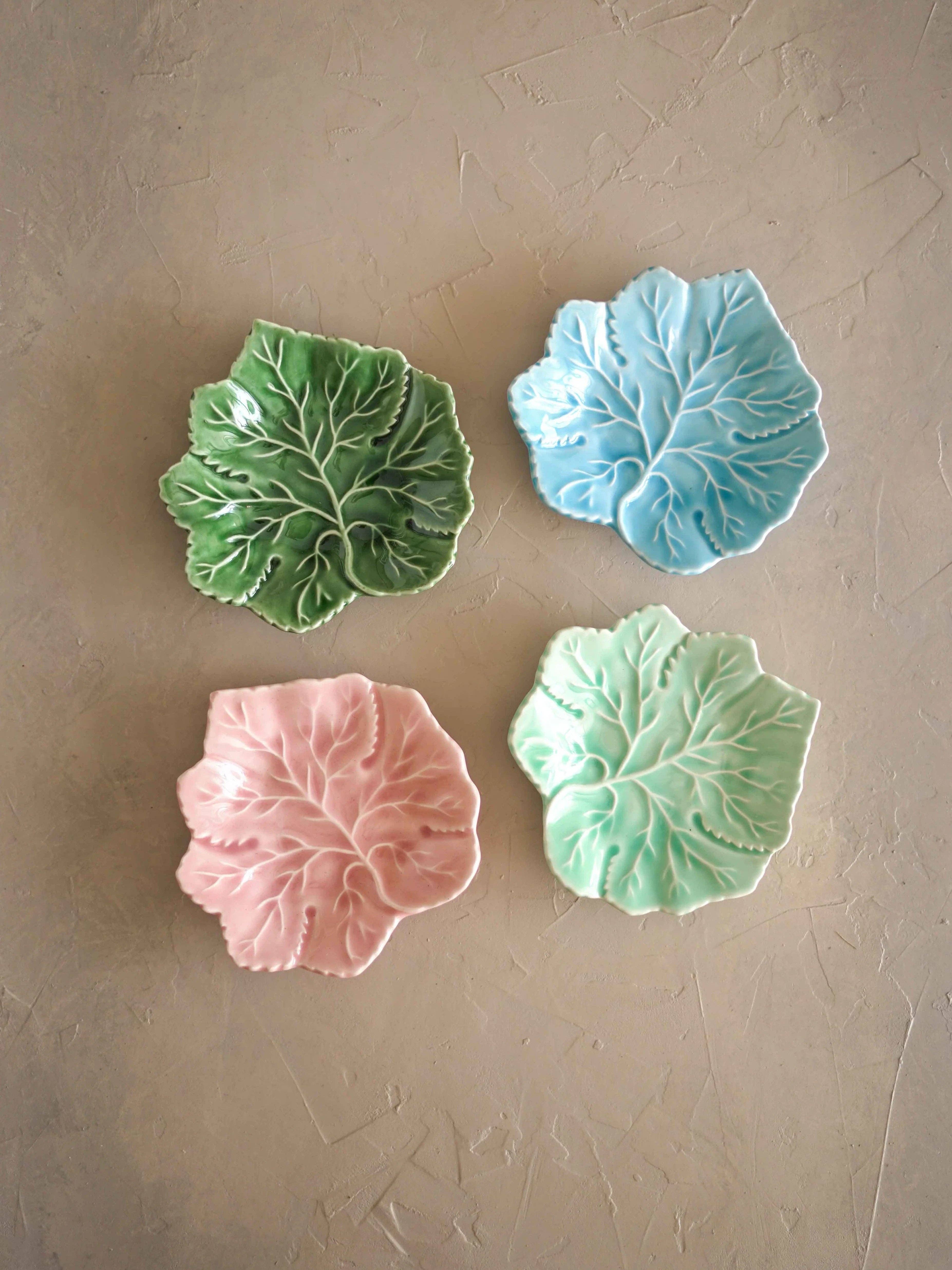 CerAmor Cerâmica - Wholesale Decorative Plate/Dish/Bowl - Little dish for the vine leaf