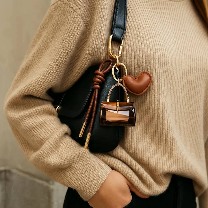 Llavero Mini Bolso Chic con Corazón para venta al por mayor de Miss Minna