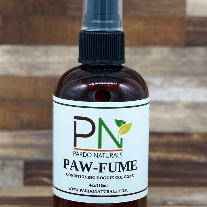 Désodorisant à la lavande et à la citronnelle pour chien fait à la main pour la vente par Pardo Naturals