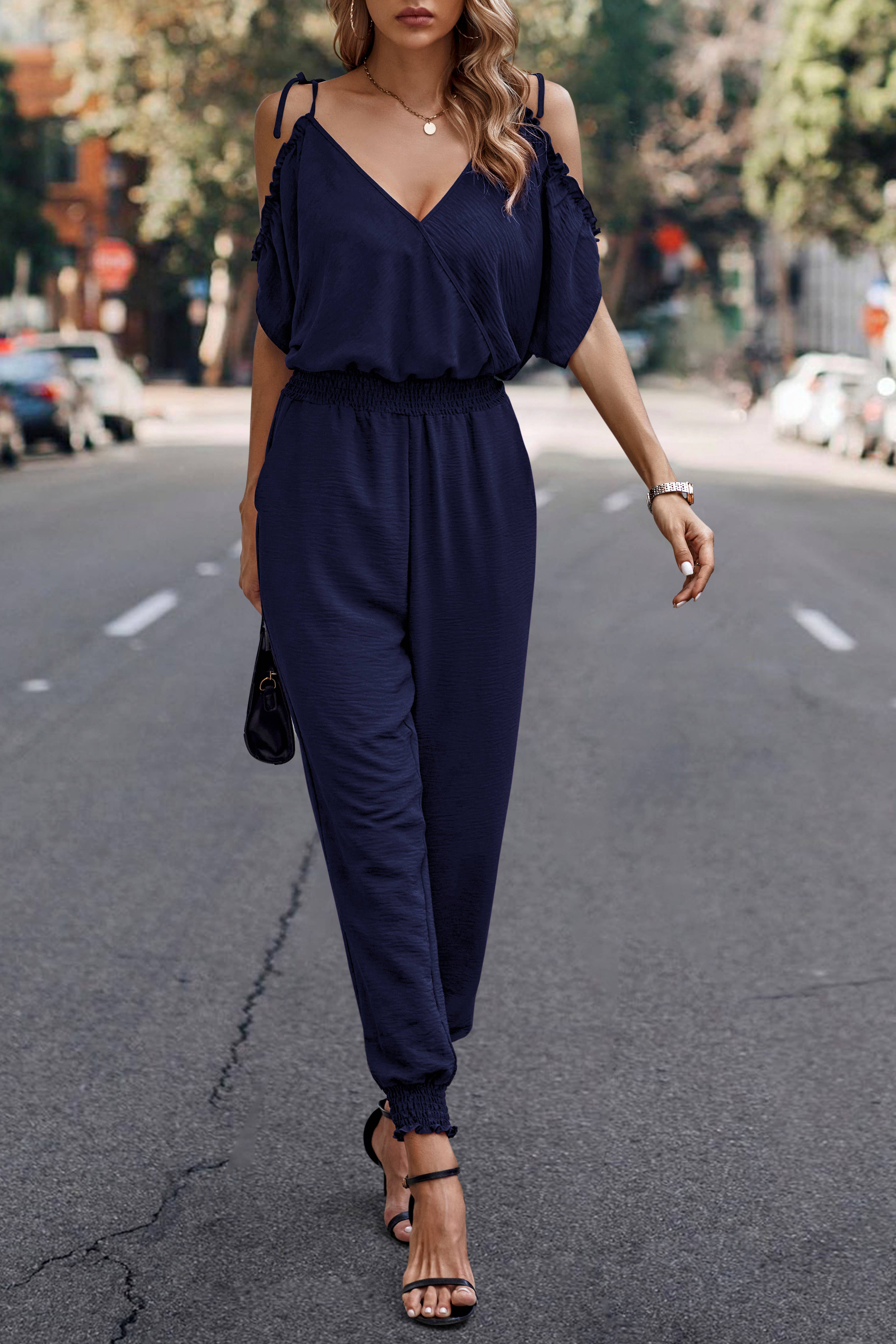 eLook – Großhandel Jumpsuit – Damen – SZ1-J9004 Schulterfreier Wickeloverall mit gesmokter Schulterpartie34