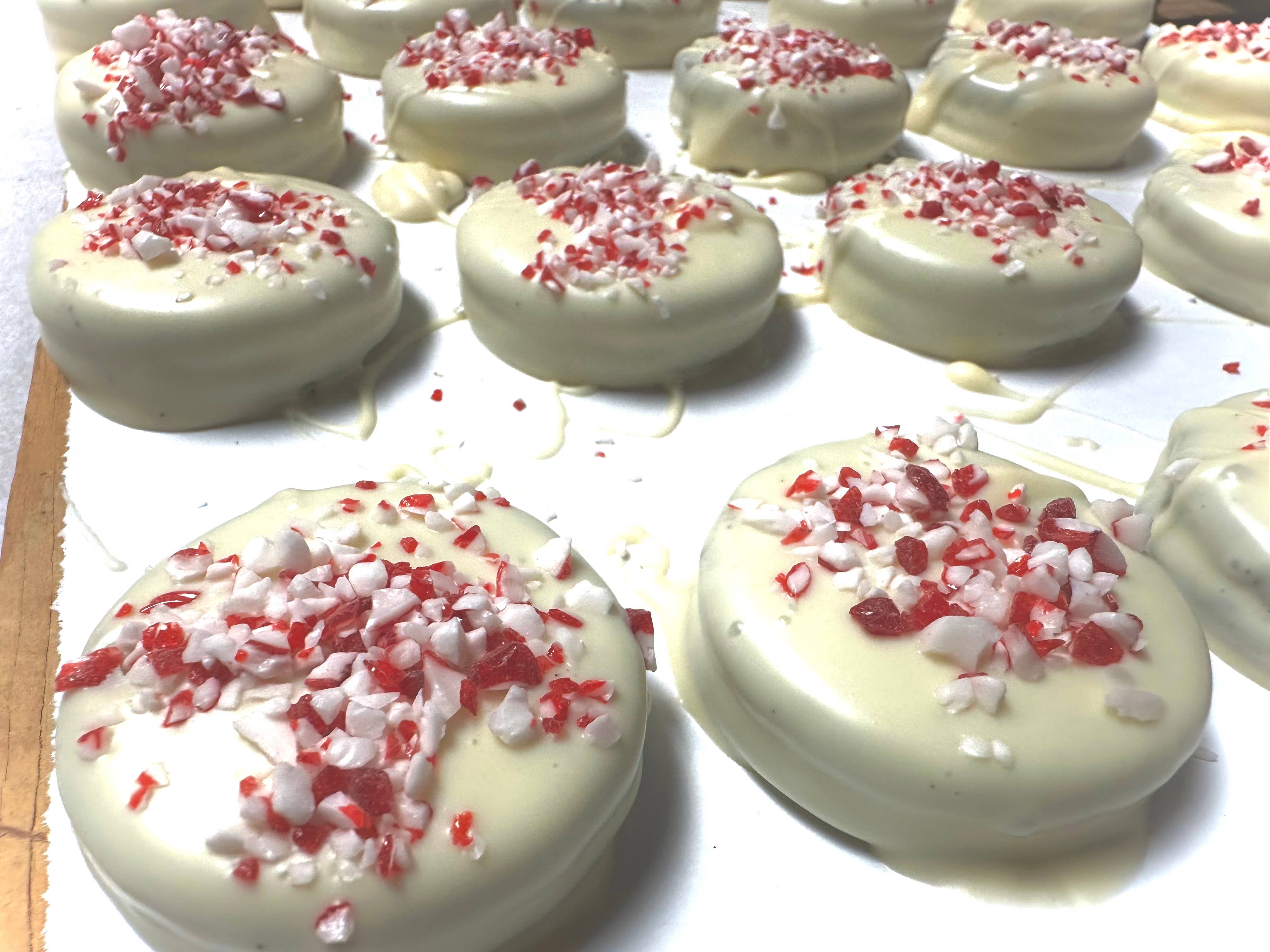 O'Shea's Candies Sweet Shop - Wholesale Chocolate Covered Sweets -  5 Pack O’Oreo “White Choc Peppermint” Upscale Tray2