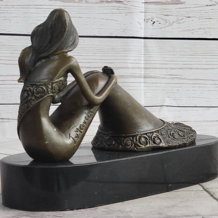 Bronzhaus - Venta al por mayor Escultura - Joven Mujer en Falda Floral Efecto Sirena Estatua de Bronce Escultura Figura sobre Base de Mármol4