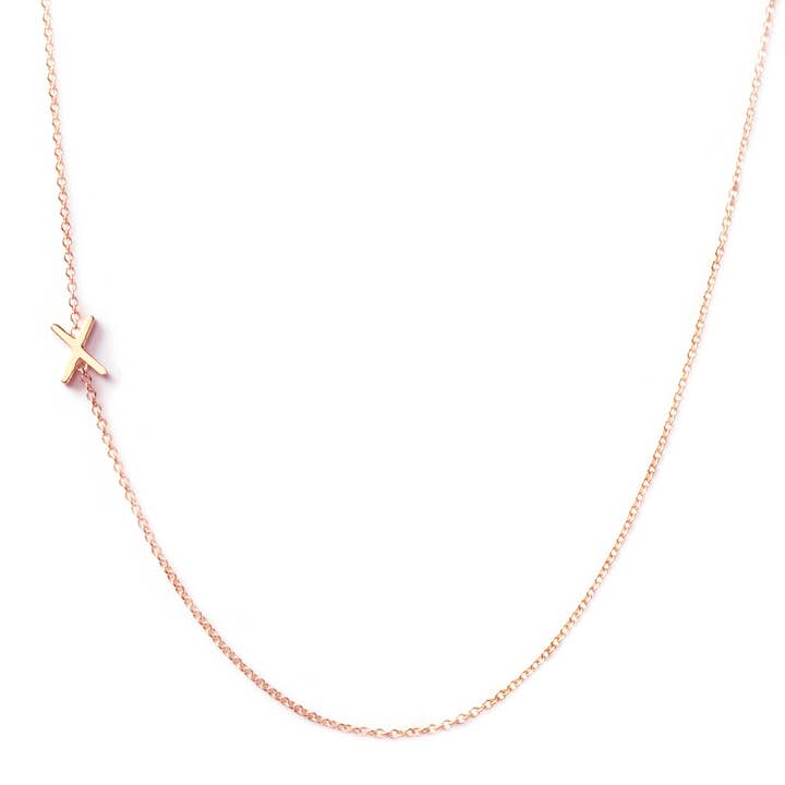 COLLAR DE LETRAS ASIMÉTRICAS DE ORO DE 14K - X para venta al por mayor de Maya Brenner