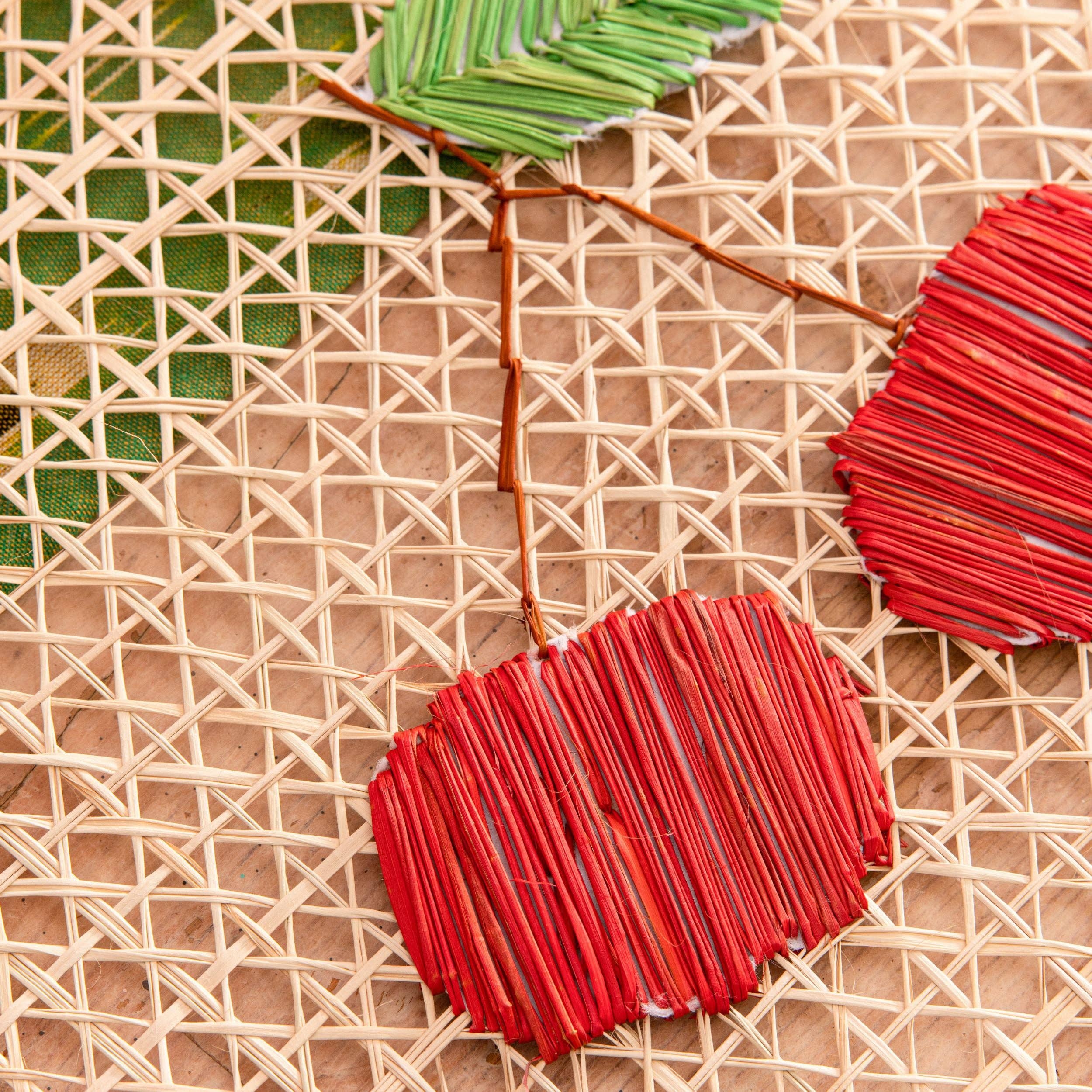 Washein - Wholesale Placemat - Red Cherry Fruit Round Placemats Natural Straw Woven3