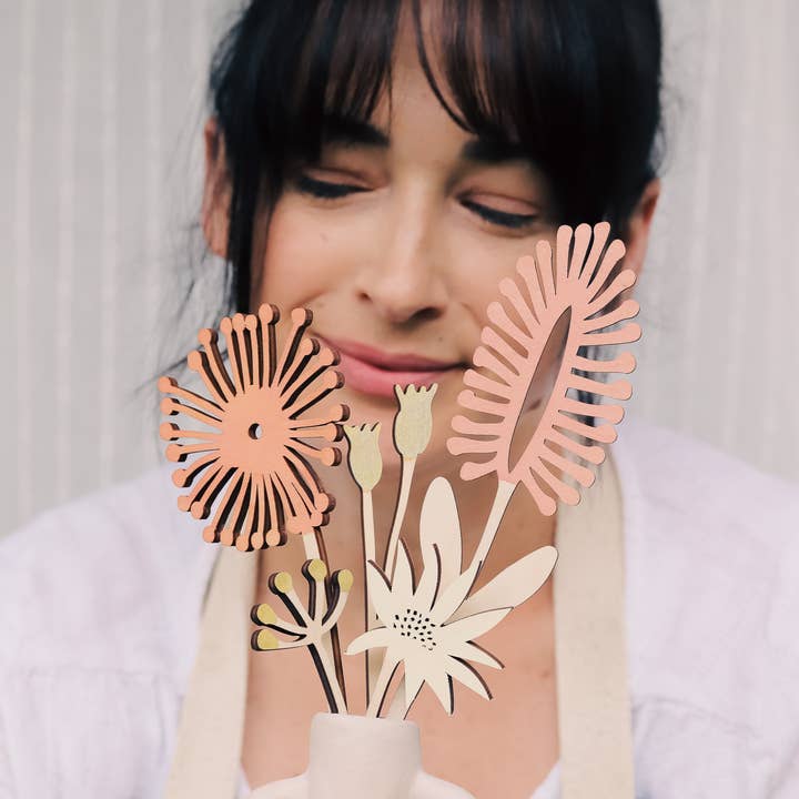 EcoWood Blooms – Engroshandel Kunstige blomster – Australsk indfødt tyggegummiblomstblomst - Boho Eco Flo i træ4