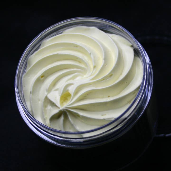 Beurre corporel au karité fouetté à la citronnelle pour la vente par Lilith Luxury