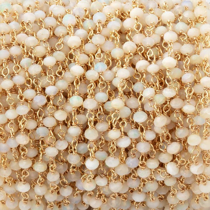 Rondelle micro sfaccettate in opale etiope da 3,5 mm su catena in vermeil per la vendita all'ingrosso da parte di Beads of Cambay