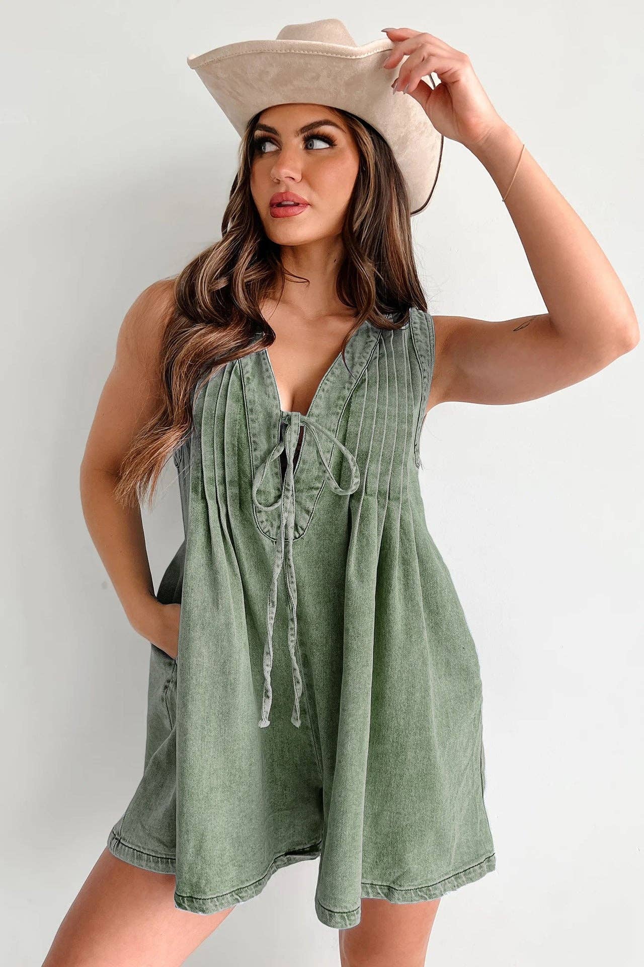 Sweetkama - Wholesale Romper - Women's - Ladies Tie Front V-Neck Sleeveless Denim Romper 902519