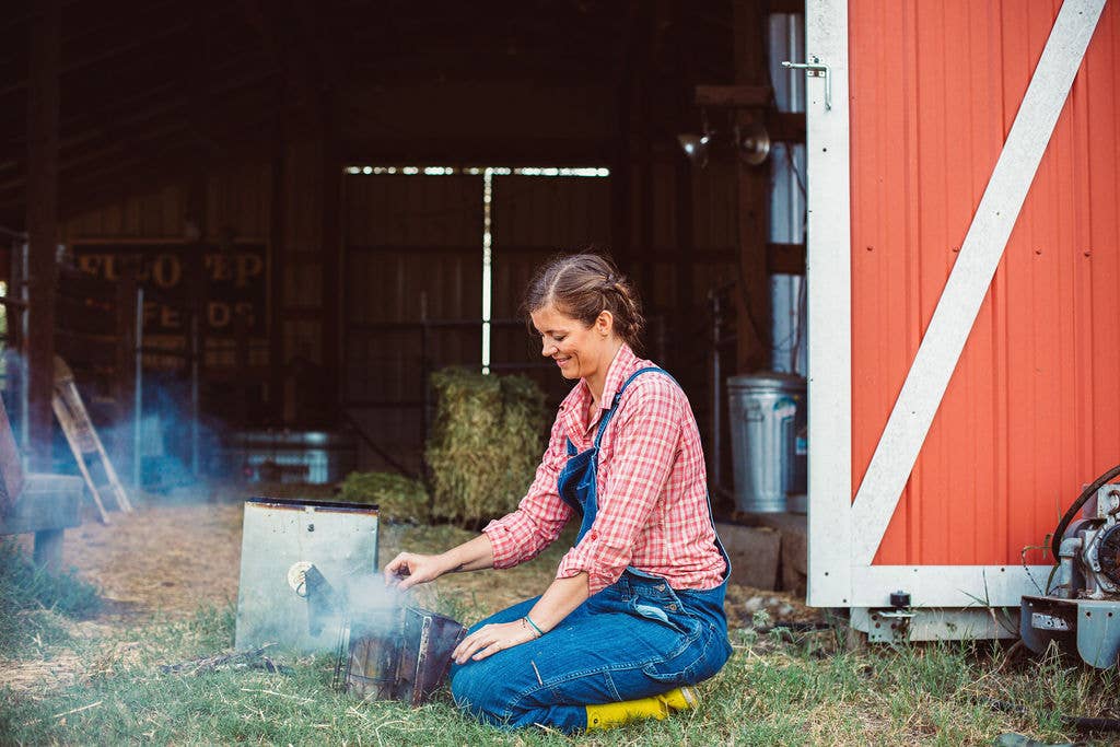 Two Hives Honey - Wholesale Honey - Honey Comb, 6 oz1