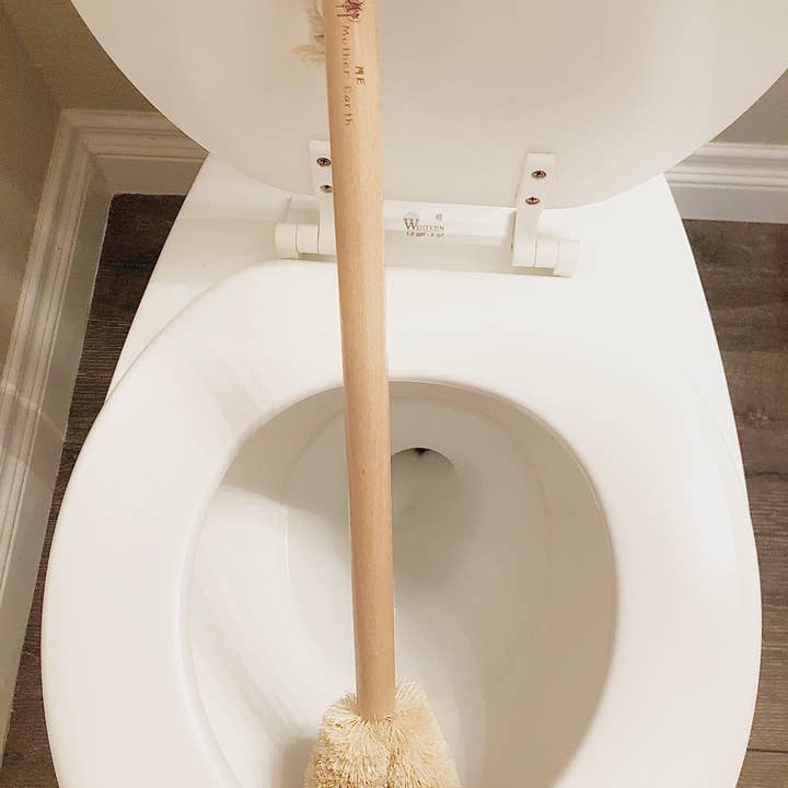 Me Mother Earth – wholesale Toilet bowl brush – Coconut Toilet Brush | Zero Waste Cleaning Supplies2