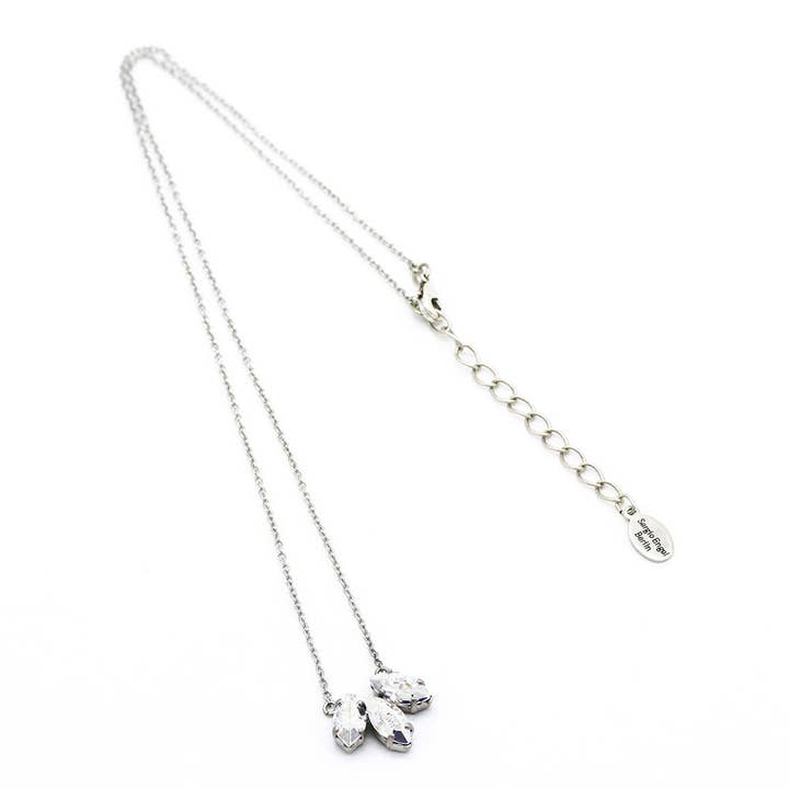 Chaîne Navette 04 chaîne à pendentif floral avec cristaux pour la vente par Sergio Engel jewellery