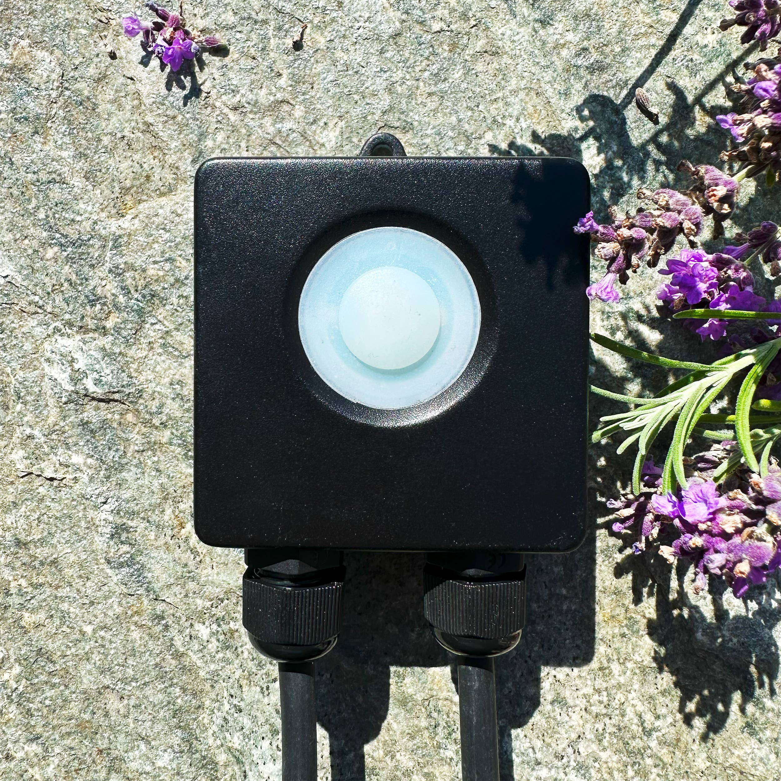 LightsOn - Wholesale Outdoor/Lawn Light - Smart Control0