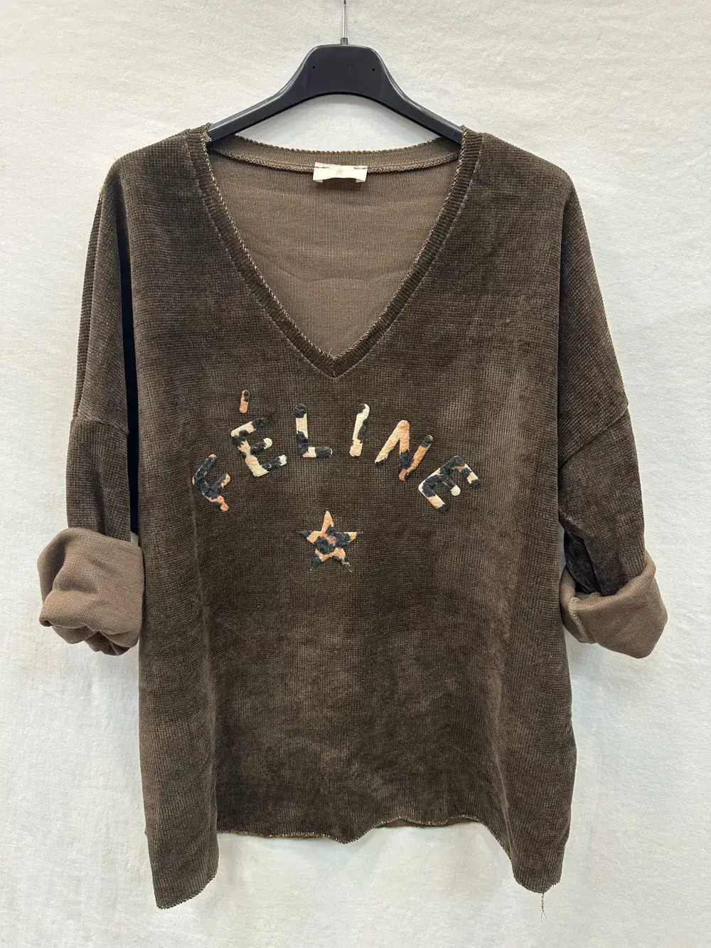 Mimi & Gogo – wholesale Blus - Dam – Velourtopp med kattkrage @4589_HVFeline2