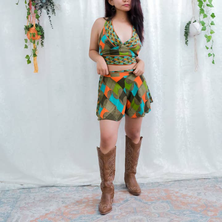 Boho Hippie Festival todelte shorts med haltertop for engroshandel hos Karma Nepal Crafts
