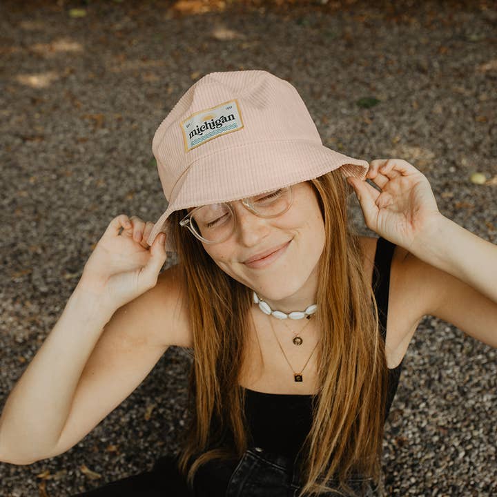 Stuck on Michigan - Vente Bob – femme - Chapeau seau en velours côtelé Patch Michigan – Édition texture vintage2