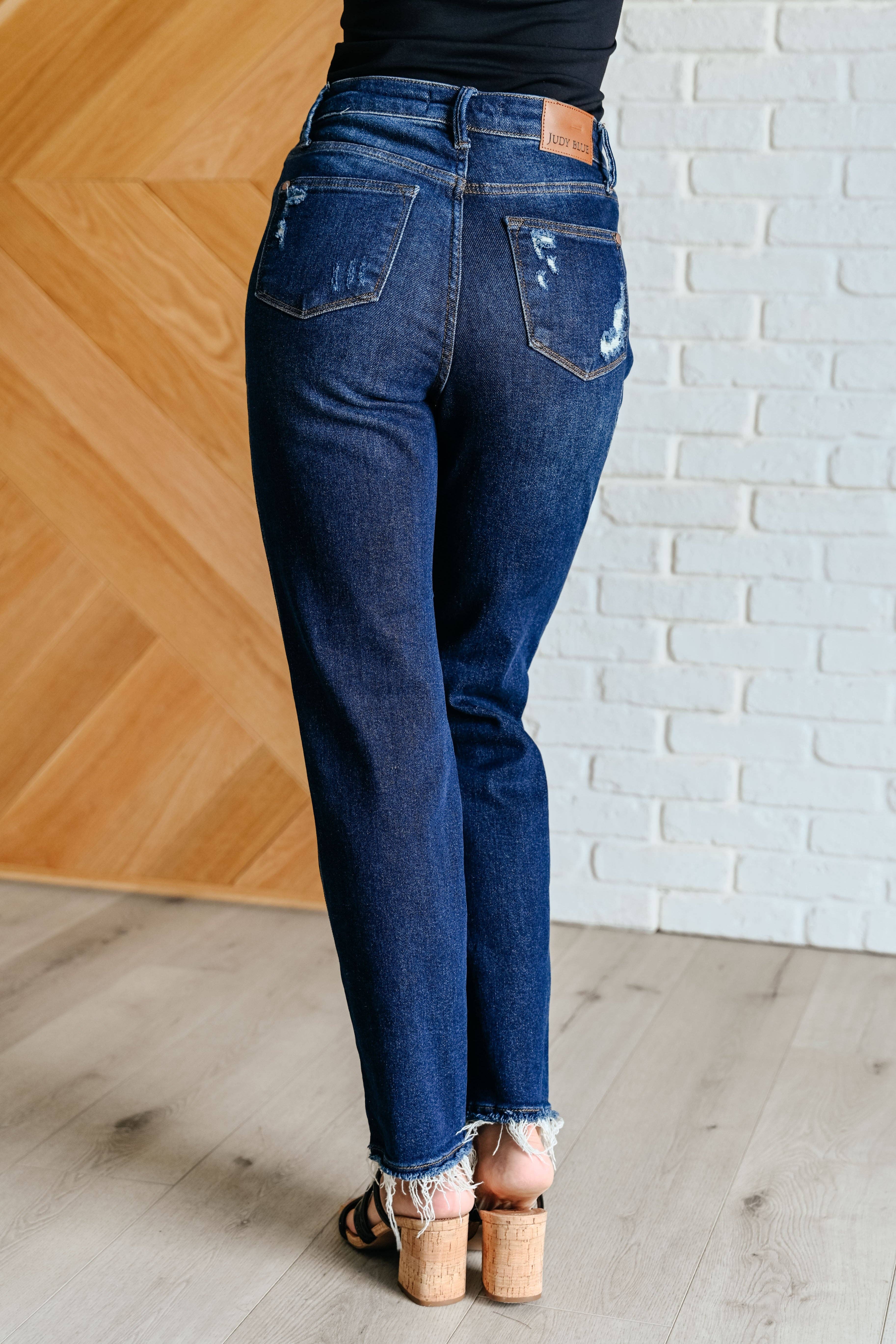 Avenue Wholesale - Vendita all'ingrosso Jeans - Donna - Jeans dritti Judy Blue High Rise Rigid Magic con effetto invecchiato5